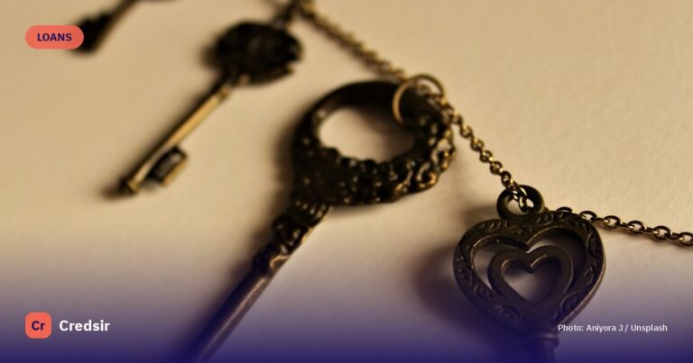 Silver and black skeleton key — cover photo for Credsir’s Used Second Hand Car guide