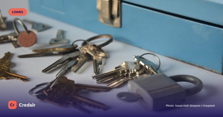 Keys and a padlock near a blue toolbox — cover photo for Credsir’s Two Wheeler Bike guide