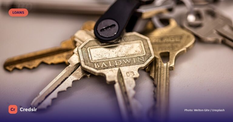 A key chain with a key — cover photo for Credsir’s How Loan EMI Is Calculated guide
