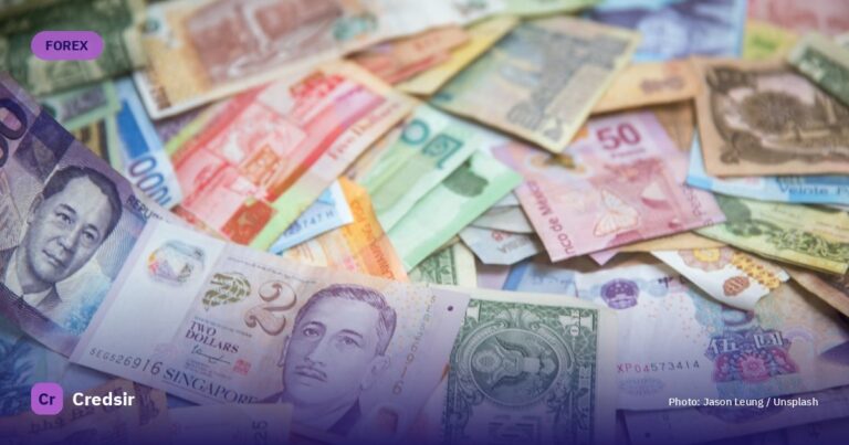 10 and one 10 banknotes — cover photo for Credsir’s Is Forex Trading Legal guide