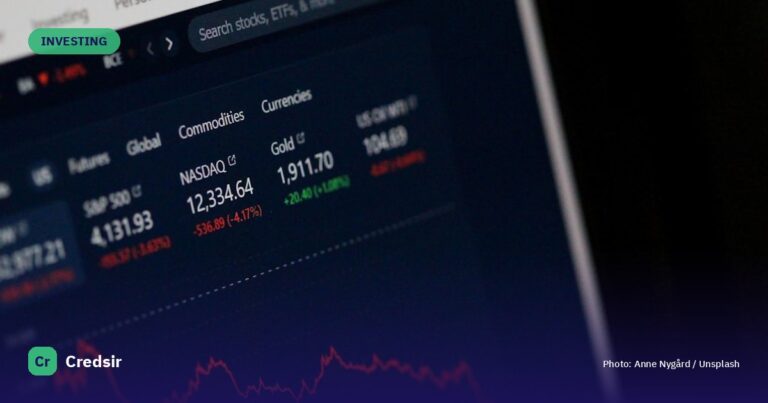 A close-up of a screen — cover photo for Credsir’s Best Paper Trading guide